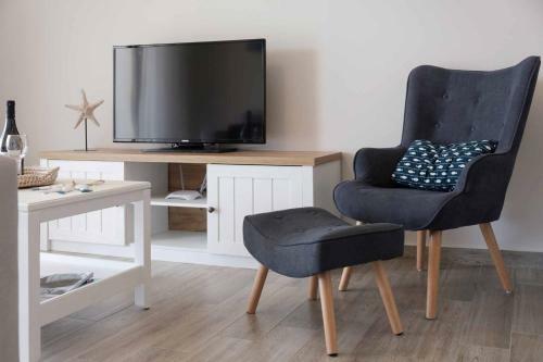 Armikes Beachfront Suites Afionas