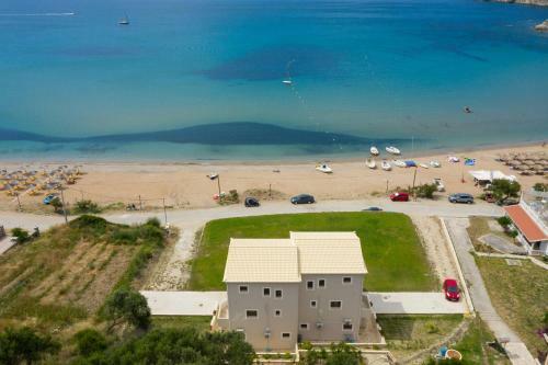 Armikes Beachfront Suites Afionas