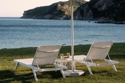 Armikes Beachfront Suites Afionas