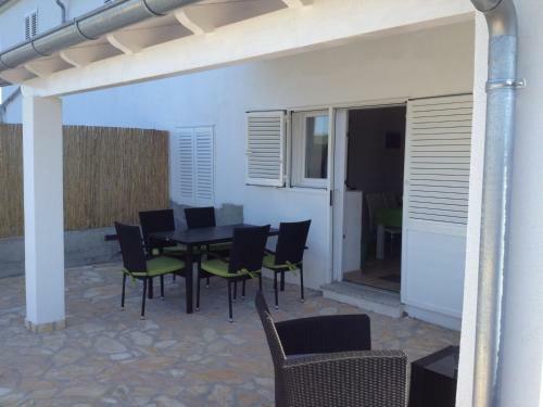 House Sakarun With Swimming Pool