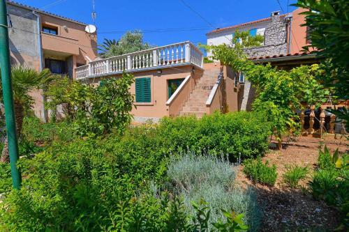 Apartment In Veli Losinj 14995