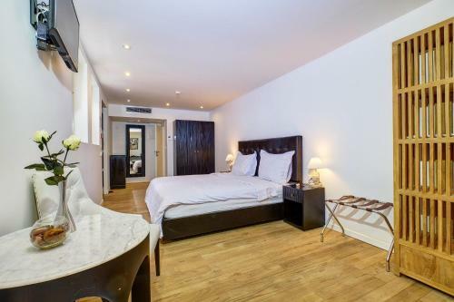 Hotel Dolphin Suites