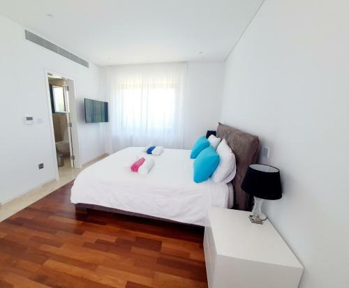 Luxury 6 Bedroom Villa With Privet Pool In Paphos
