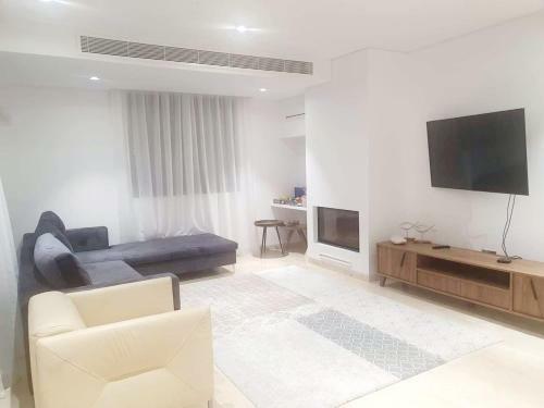 Luxury 6 Bedroom Villa With Privet Pool In Paphos