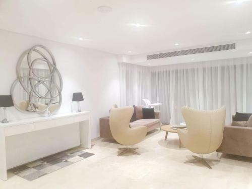 Luxury 6 Bedroom Villa With Privet Pool In Paphos