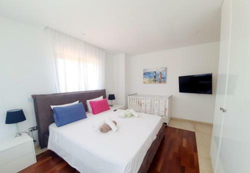 Luxury 6 Bedroom Villa With Privet Pool In Paphos