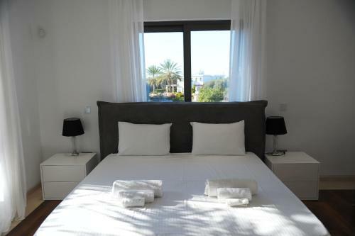 Luxury 6 Bedroom Villa With Privet Pool In Paphos