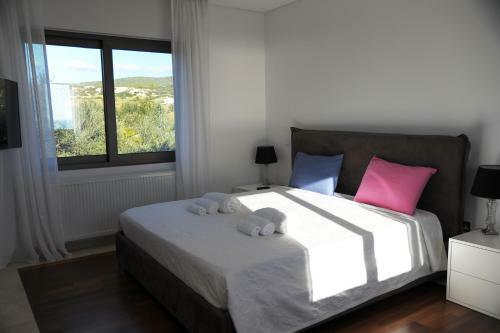 Luxury 6 Bedroom Villa With Privet Pool In Paphos
