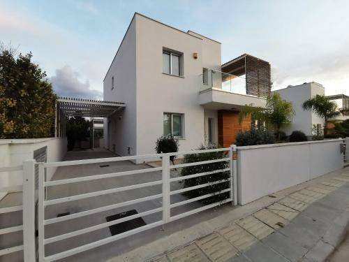 Luxury New Villa Poseidon Plage Residences