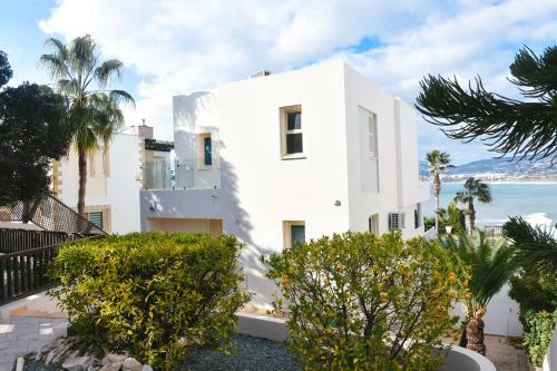Sunset Beach Villa