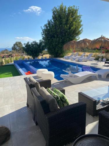 Infinity Blue Villa (new)