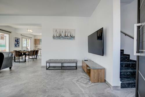 Villa New Luxury Residence 5eagles 5mins From Airport