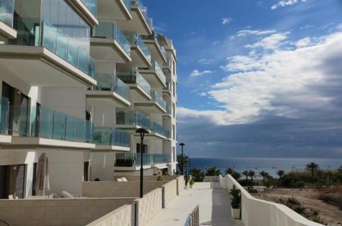 White Luxury Apartment