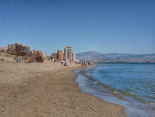 Apartamento Con Terraza 50m2?500m A La Playa