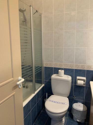 Spacious 3 Bed, 2 Bath Maisonette In Regina Gardens