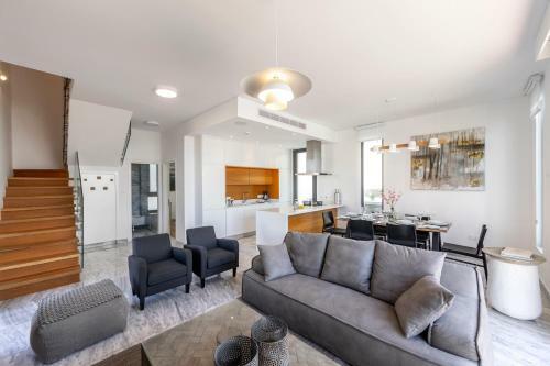 Villa Beach Heaven(Laurus 1), Walking Distance To The Beach