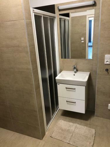 Apartm�ny Skuhersk�ho