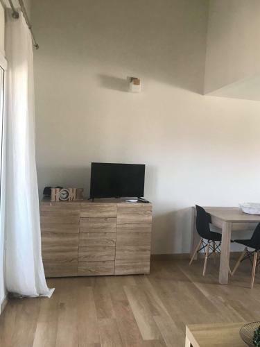 Milos House