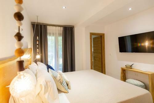 Hotel Limna Beach