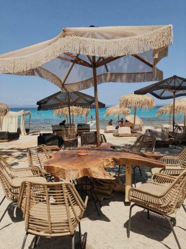 Hotel Limna Beach