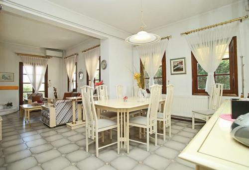Villa Aurora