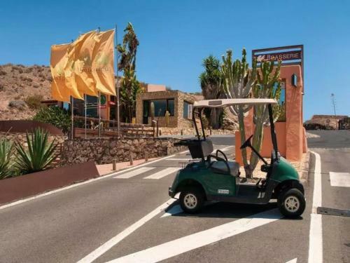 Villa With Private Pool In Luxury Golf Resort