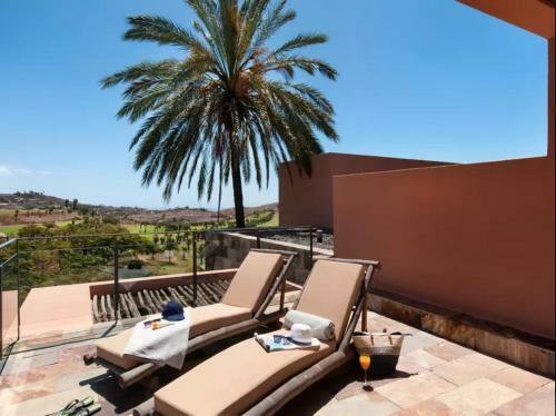 Villa With Private Pool In Luxury Golf Resort