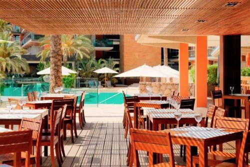 Villa With Private Pool In Luxury Golf Resort