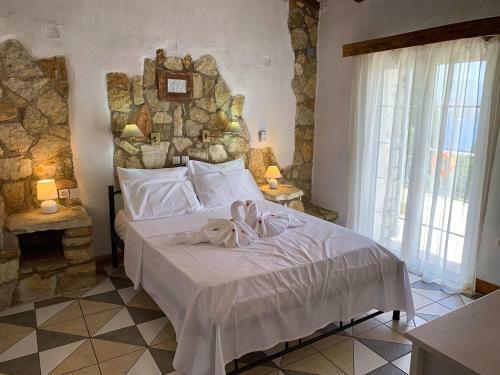 Scirocco & Folitsa Villas