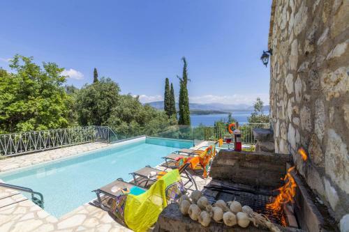 Scirocco & Folitsa Villas