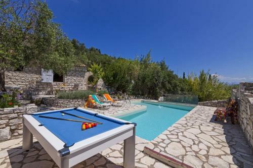 Scirocco & Folitsa Villas