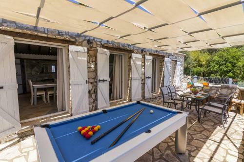 Scirocco & Folitsa Villas