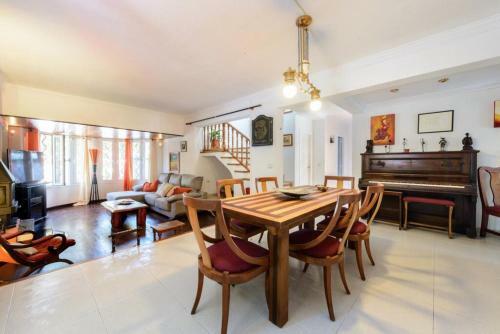 Villa Africa