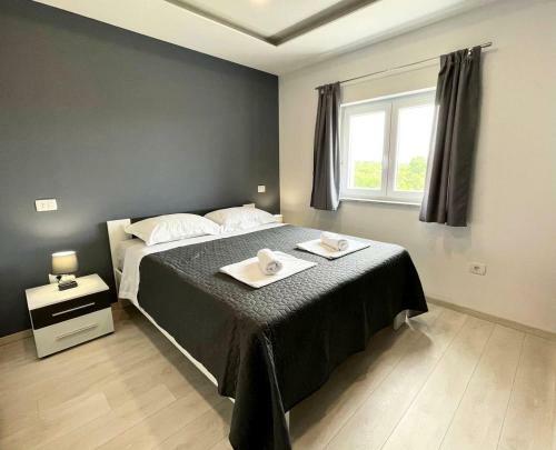 Black Diamond Apartment