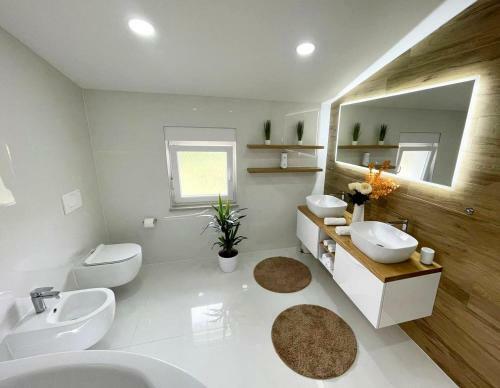 Black Diamond Apartment