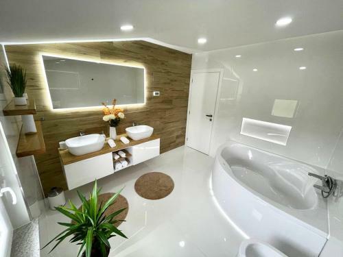 Black Diamond Apartment