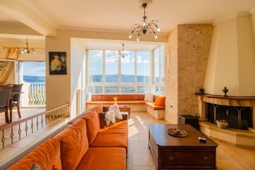 Villa Dinos