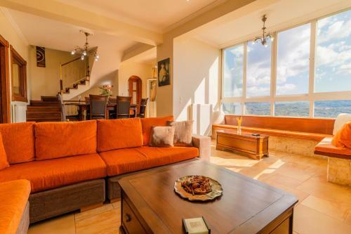 Villa Dinos