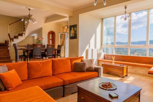 Villa Dinos