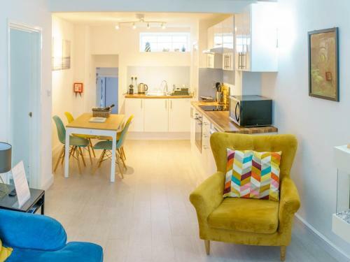 Apartamento Pass The Keys Modern 2 Bed Flat Overlooking Aberaeron Harbour