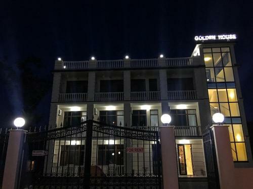 Hostal Golden House