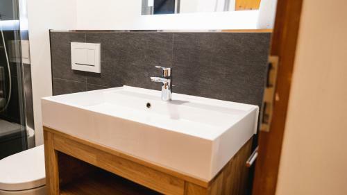 Apartamento Wunderstay Alpine 403 Centric Studio Balcony/view