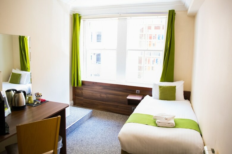 Surtees Hotel