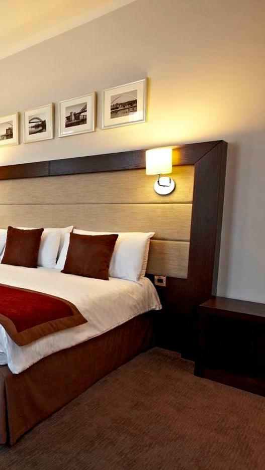 Hotel Thistle Newcastle City Centre, The County