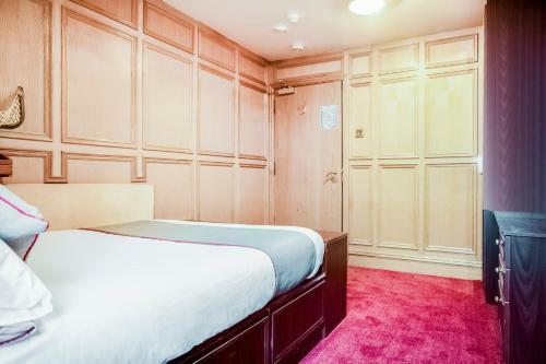 Hostal Oyo The Rowers Hotel