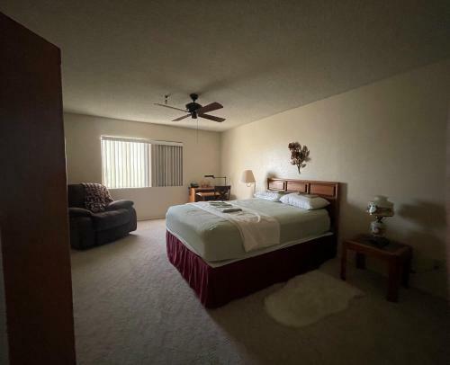Spacious 2bed/2bath Apartment Is Mesa, Az - 55+ Community