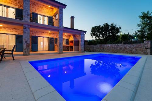 Luxury Stone Villa Banovi With Pool