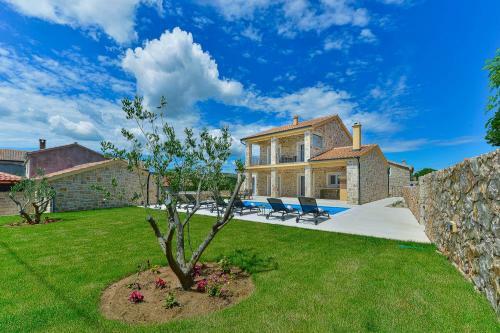 Luxury Stone Villa Banovi With Pool