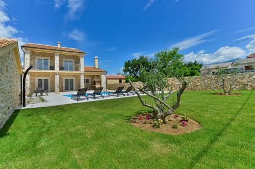 Luxury Stone Villa Banovi With Pool