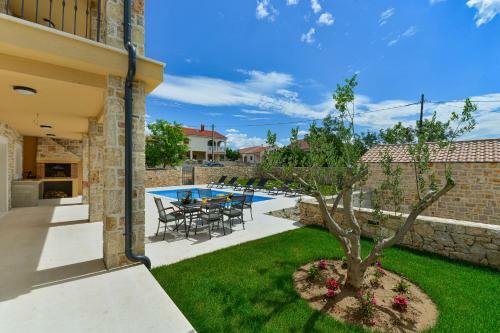 Luxury Stone Villa Banovi With Pool